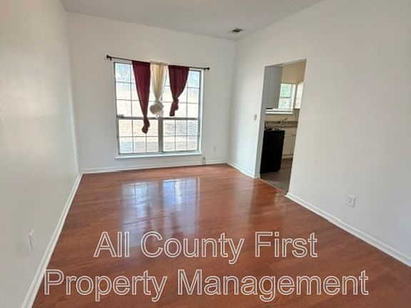 5th image of 4932 Wedgewood Pl