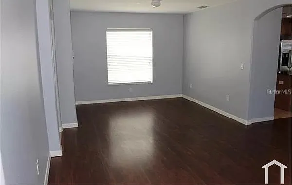 4 bed, 2054 sqft, $2,999 — Photo 4