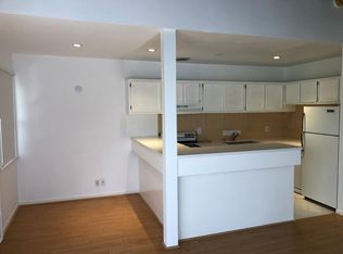 215 S Reeves Dr APT B, Beverly Hills, CA 90212
