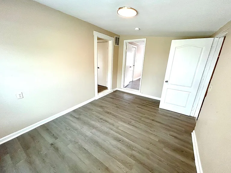 729 Burmeister St — Photo 8