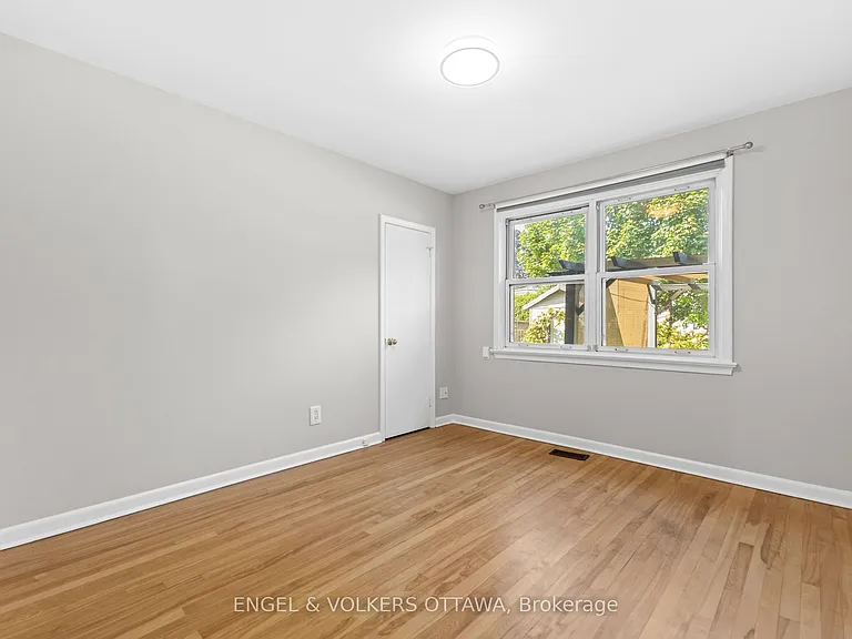 855 Weston Dr — Photo 13