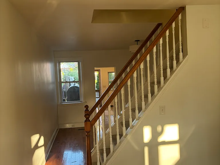 315 N Orange St — Photo 7