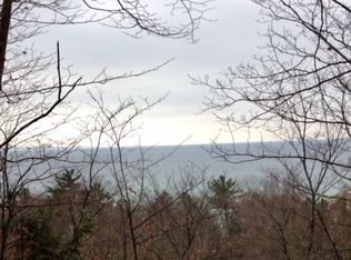 5855 Cummings Ln, Harbor Springs, MI 49740