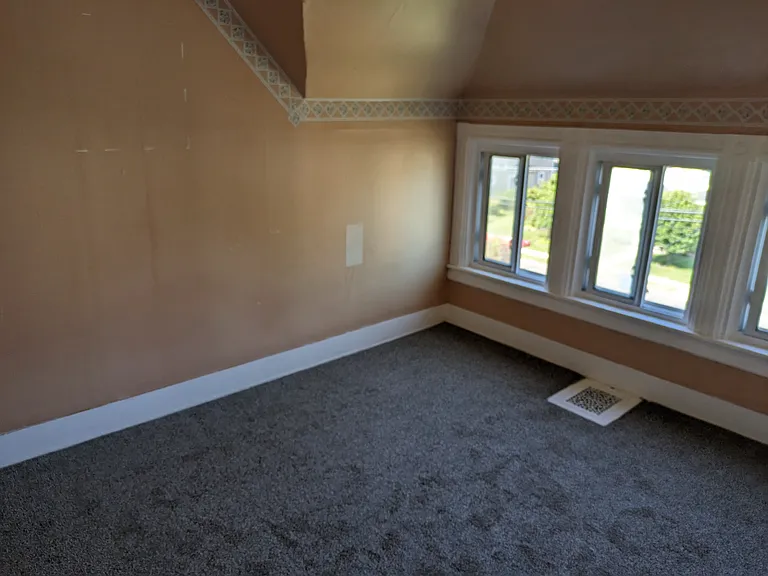 238 Walnut St — Photo 8