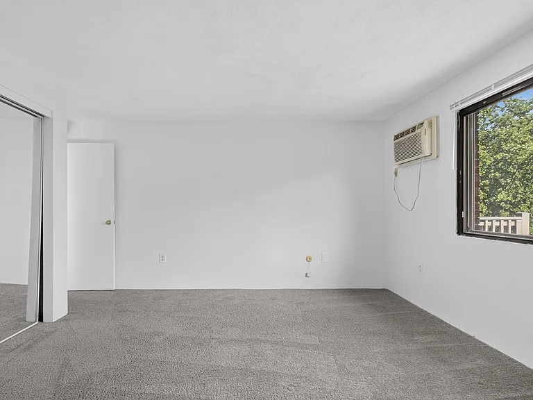 35 Andrew St #30 — Photo 10