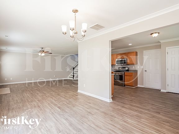 4th image of 2913 Teton Dr