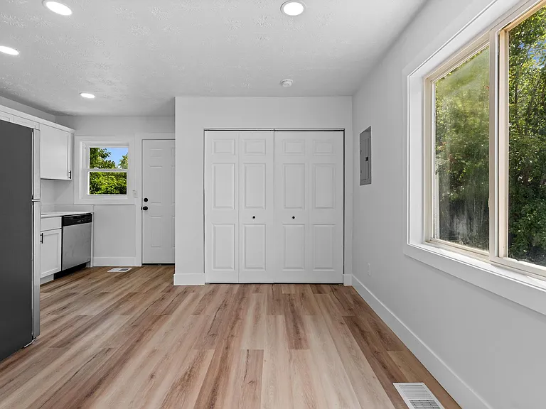 4376 Curundu Ave — Photo 7