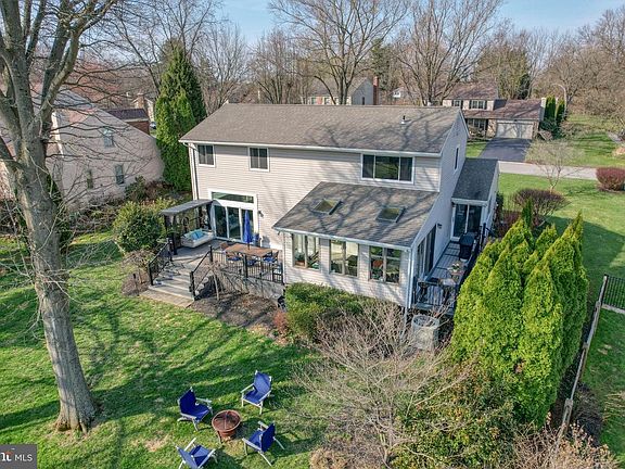 4th image of 107 Country Flower Rd
