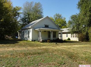 716 S Pine St, Nowata, OK 74048