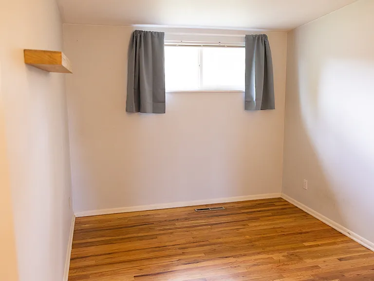 1316 Kent Cir — Photo 16