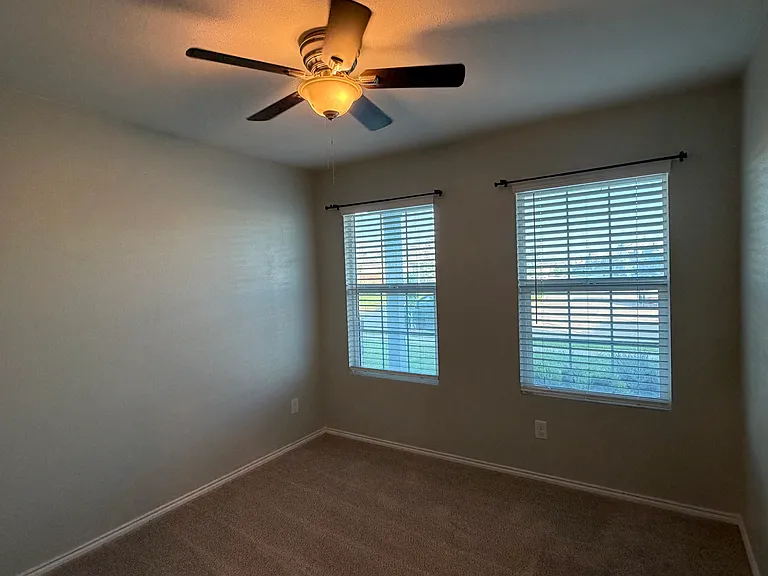 3955 Paragon Trl — Photo 4
