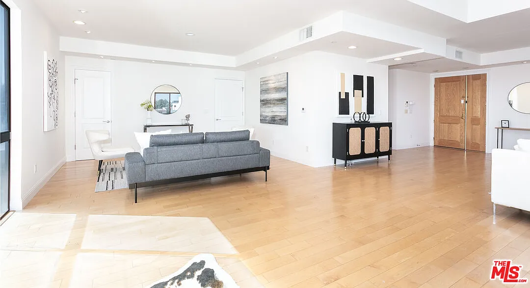 3 bed, 3.5 bath, 2921 sqft, $10,500 — Photo 4
