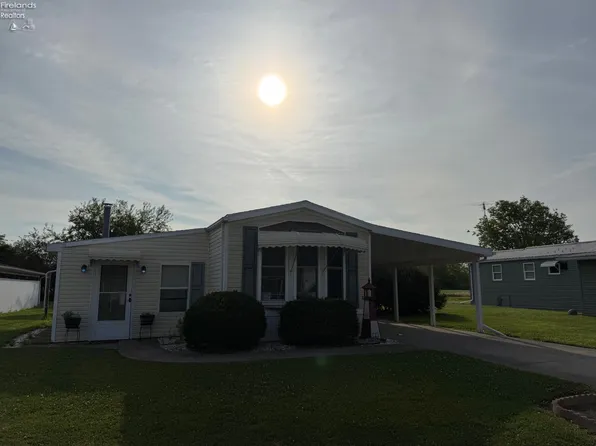 49 S Bass Dr, Lakeside Marblehead, OH 43440