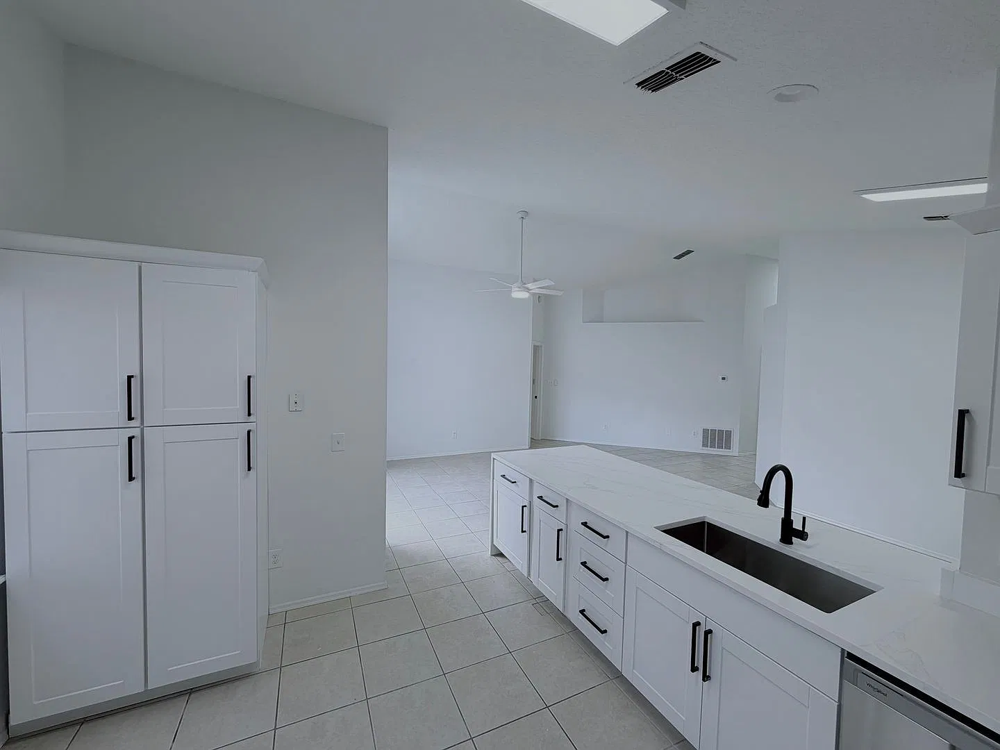 Remodeled 3/2 near Goldenrod and SR408 — Photo 2