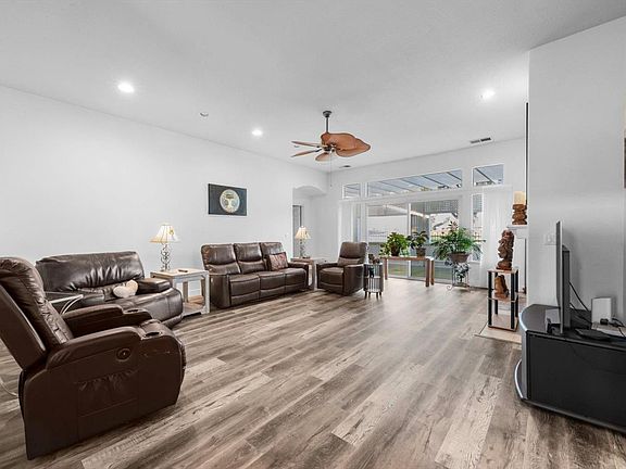4th image of 2121 Saint Andrews Drive