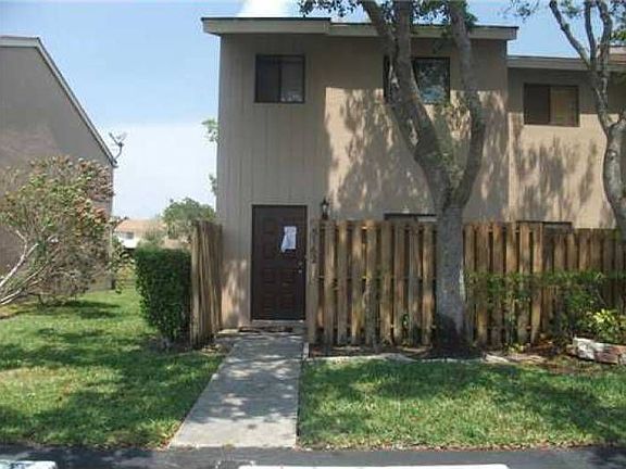 2nd image of 5162 S University Dr