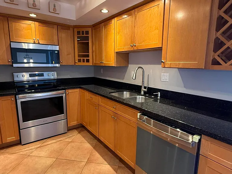 531 N Ocean Blvd #1805 — Photo 12