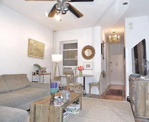 Rented by Bank Neary | media 18