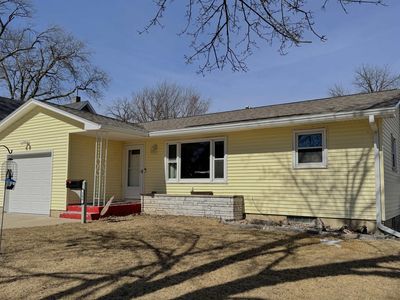 208 5th Ave NE, Hampton, IA, 50441