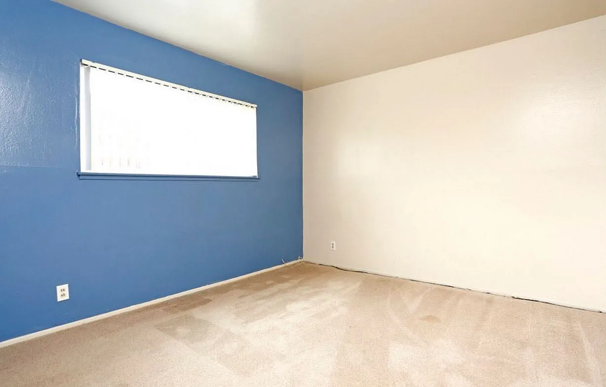 Coral Gardens Apartments — Photo 3