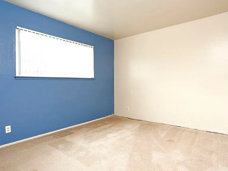 Coral Gardens Apartments — Photo 3