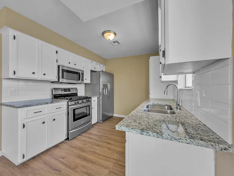 5705 Crest Pebble Dr — Photo 6