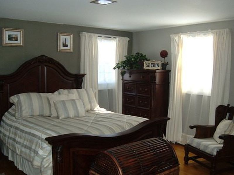 3rd image of 9 WOOD DALE Drive