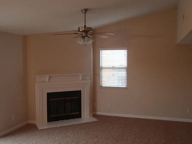 1413 Bobolink Pl — Photo 6