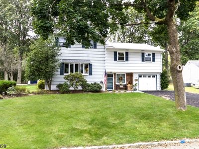 12 Ahern Way, Roseland, NJ, 07068