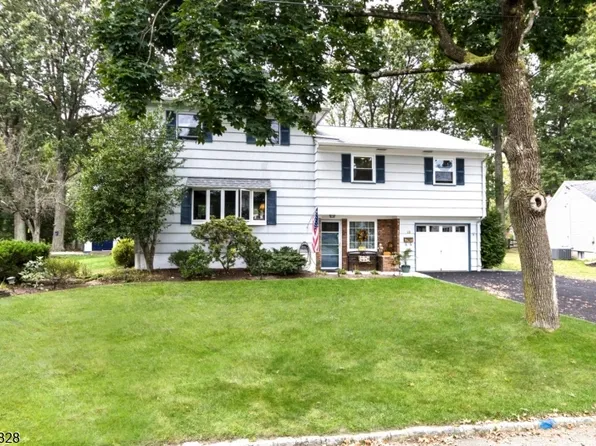 12 Ahern Way, Roseland Boro, NJ 07068