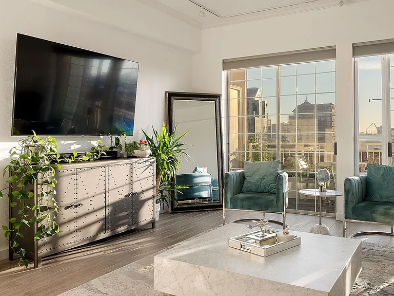 3225 Turtle Creek Blvd #814 — Photo 3