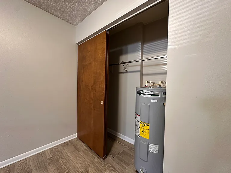819 Studio Closet