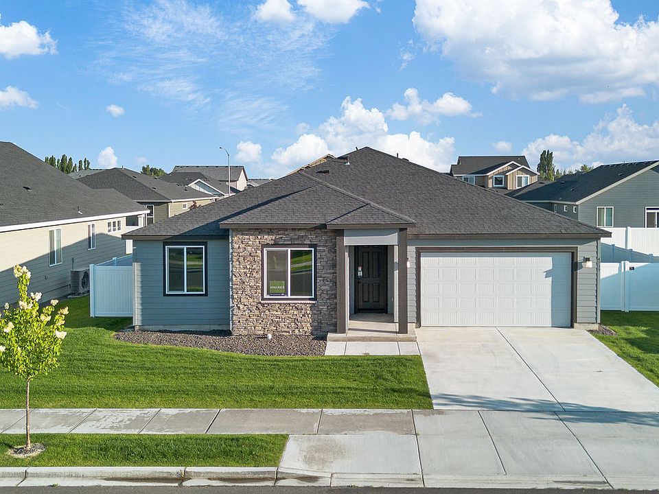 4739 W Wren St by Aho Construction