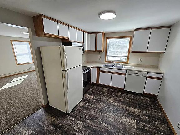 Left area is the living room.