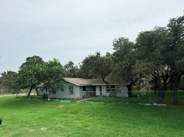 303 W 3rd St, Rockport, TX 78382
