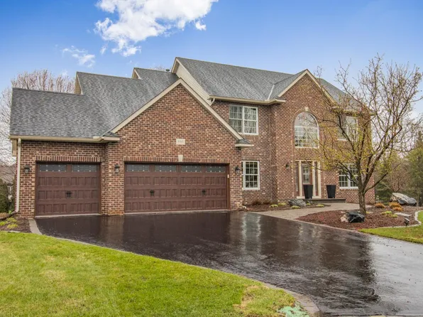 893 Hyland Ct, Eagan, MN 55123