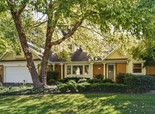 841 S Bristol Ln, Arlington Heights, IL