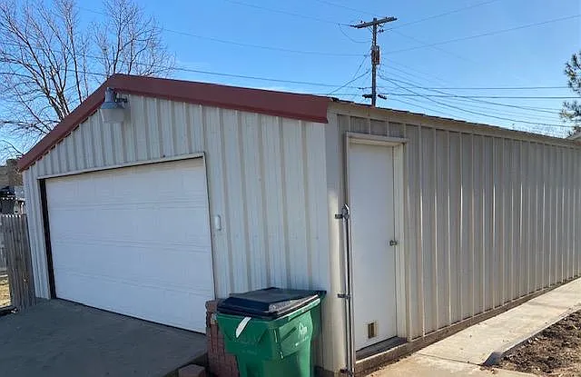 1402 Center Dr — Photo 12