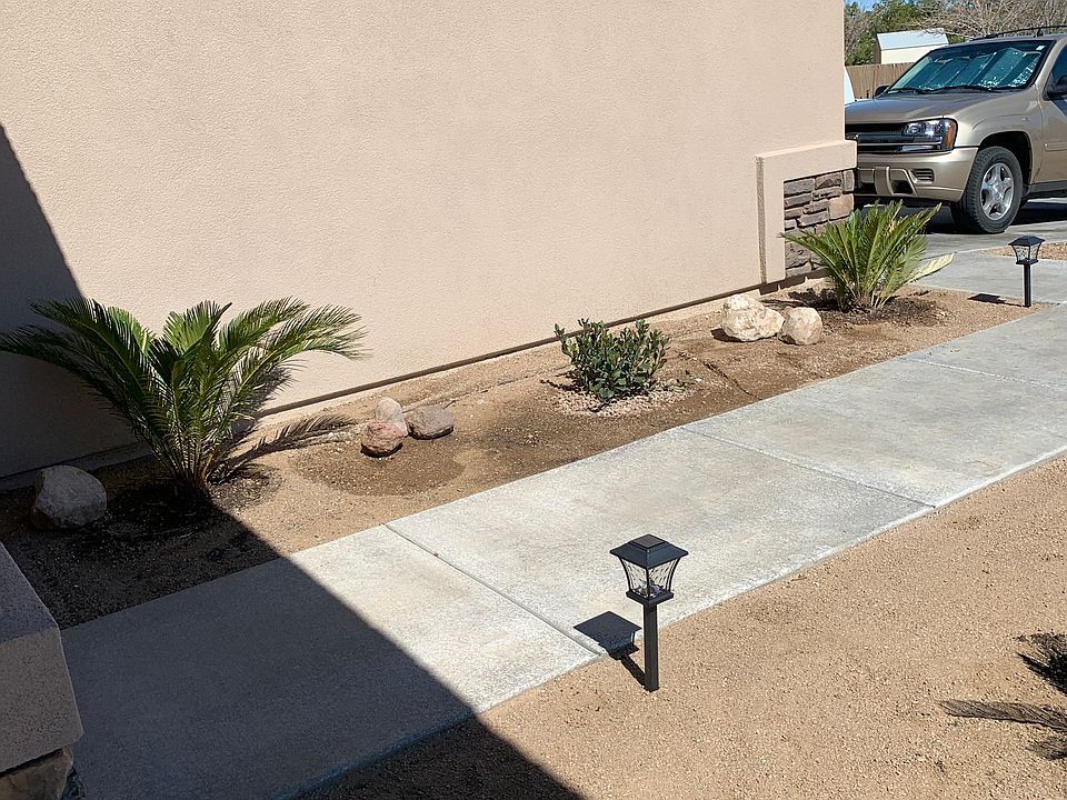 2nd image of 4933 Christy Dr