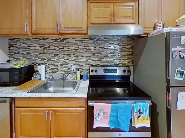 171 Lincoln Ave APT 1N, Amherst, MA 01002