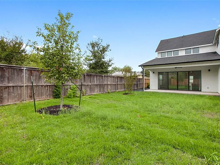7512 Delafield Ln #A — Photo 12