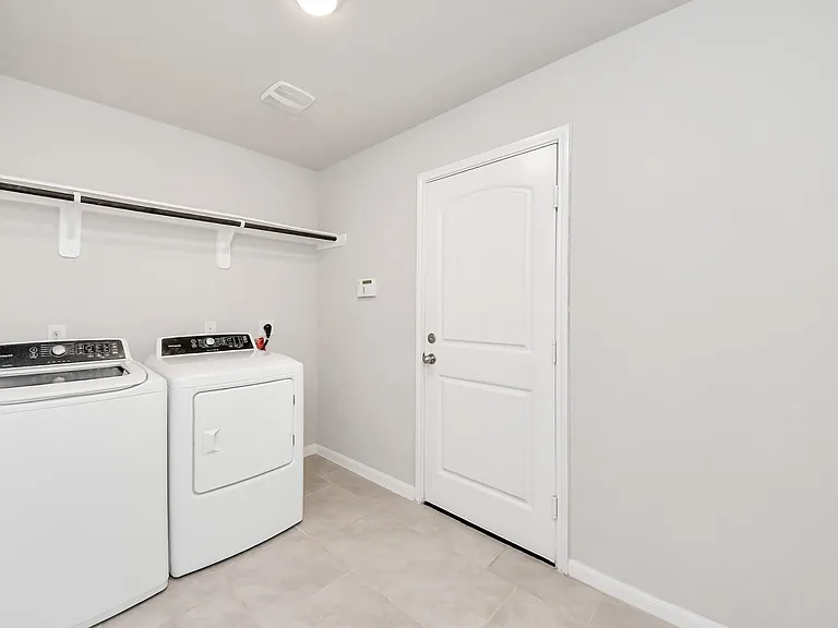 6934 Rosalina Landing Ln — Photo 32