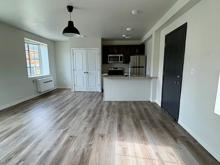Bethune Lofts — Photo 26