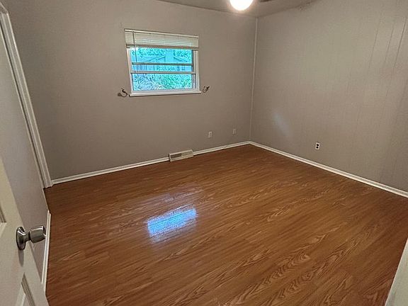 4th image of 735 Paul Ave