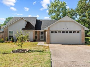3219 Debbie Ln, Bartlesville, OK 74006