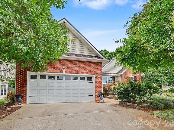 3rd image of 308 Braxton Dr