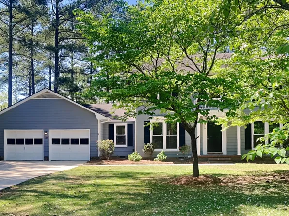 610 Knightbridge Pl, Fayetteville, NC 28311