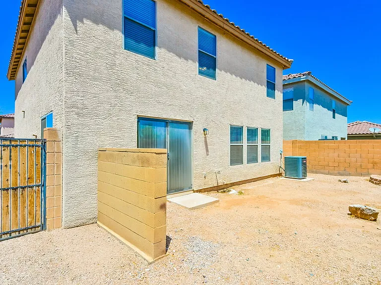 2236 E Spruce Dr — Photo 17