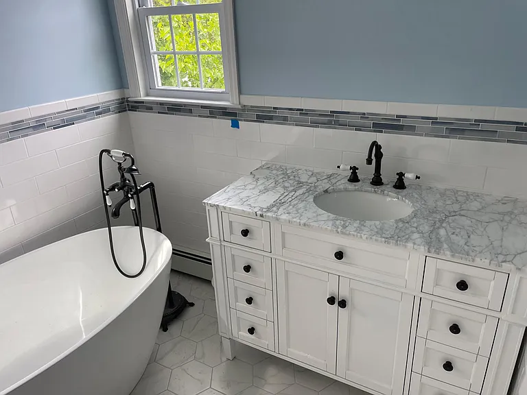 1 Sampson Ave — Photo 2