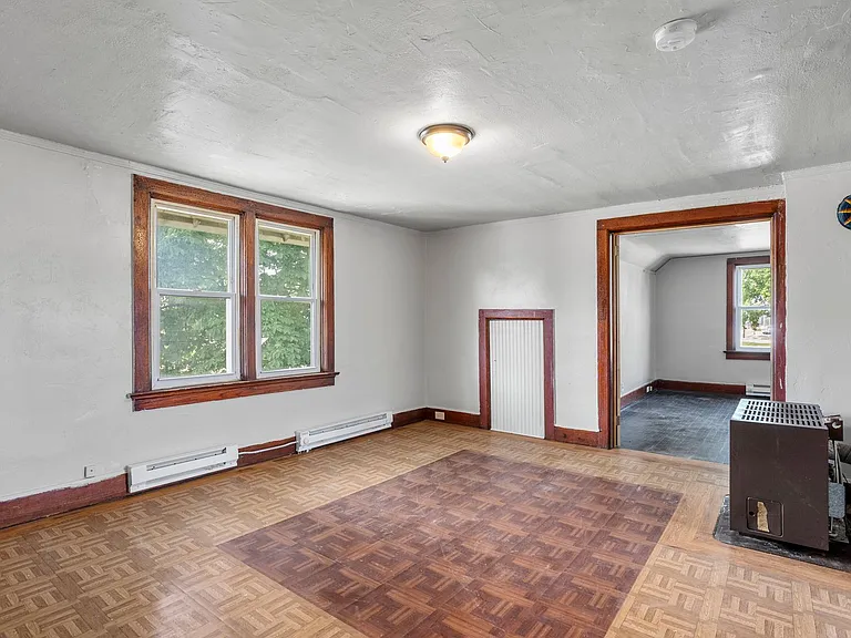 1100 N Van Buren St — Photo 10